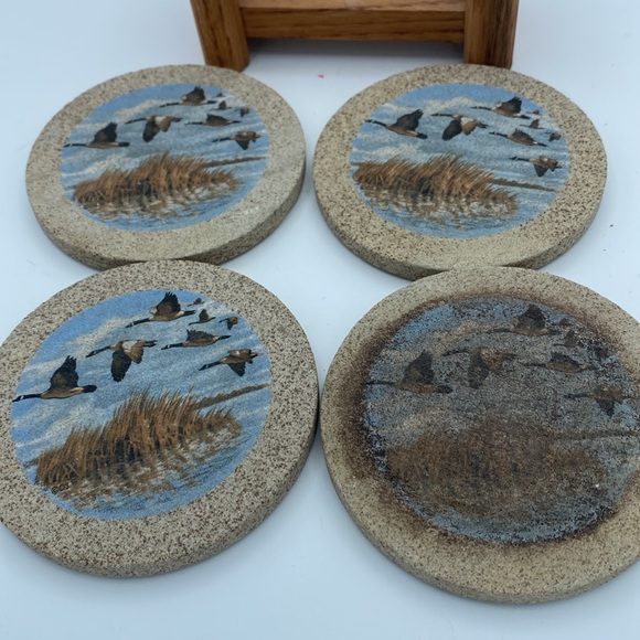 Set of 4 cork back thirstystone 4” coasters flying ducks mallards w/ wood holder - Picture 3 of 12
